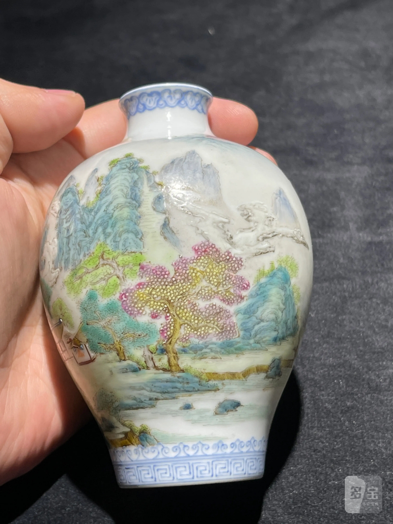 民国 粉彩山水纹梅瓶 - 图3